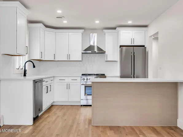 6 Stanford Drive, Toms River, NJ 08757