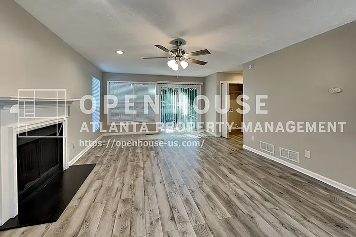 4 bed, 3.5 bath, 2172 sqft, $2,600 — Photo 3
