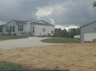 8913 E 360 S, Oakland City, IN 47660