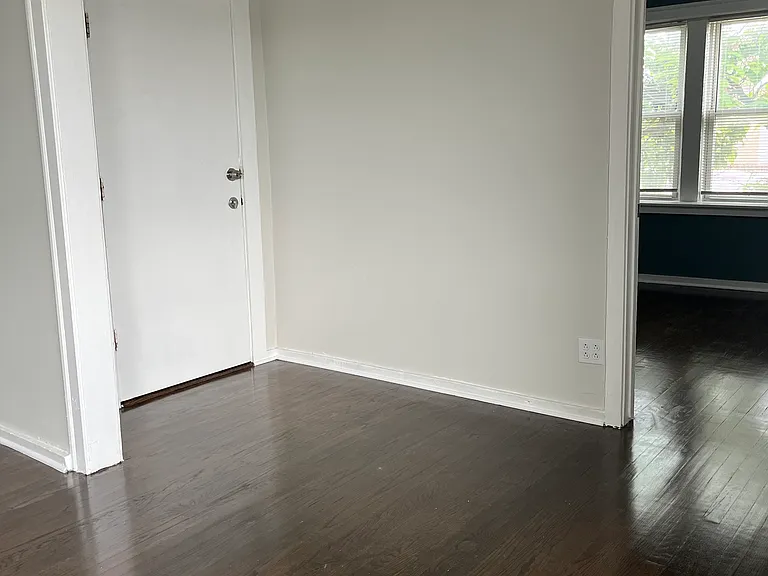 2419-21 W 60th St #2 — Photo 8