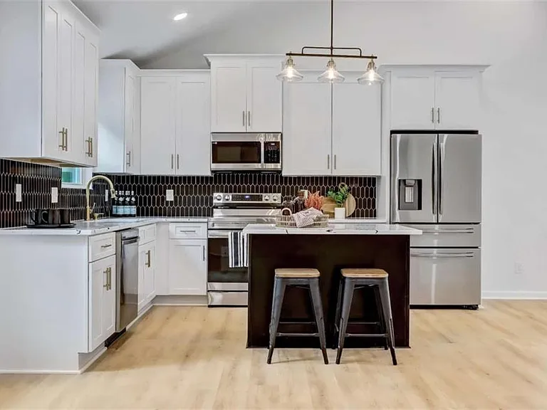 1200 Byewood Ln SW — Photo 24
