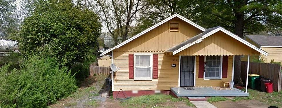 2nd image of 223 College Park Cir