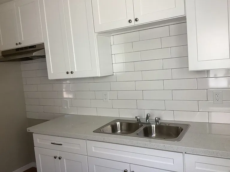2719 Saturn Ave — Photo 9