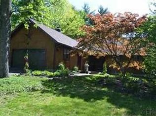 888 Randall Rd, Niskayuna, NY 12309