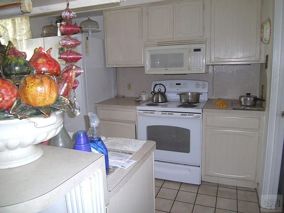5th image of 2511 Larkspur Ct