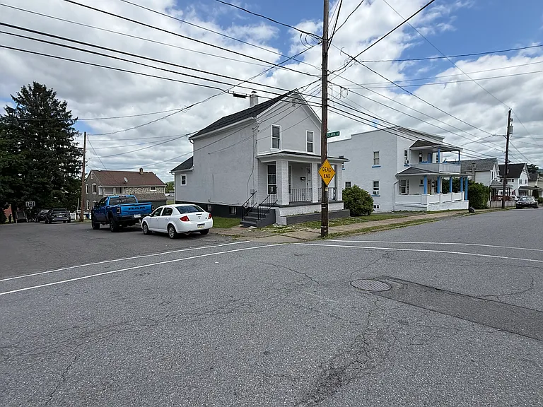 425 W Grace St — Photo 22