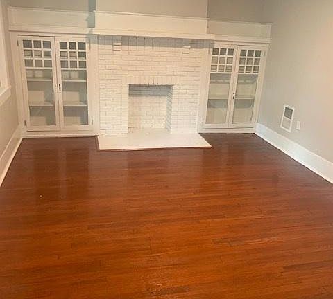 Gorgeous hardwood floors throughout!
