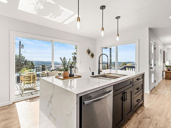 3rd image of 9428 Eucalyptus St