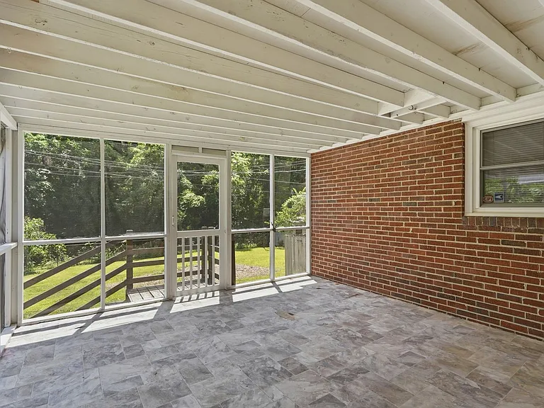 1230 Roanoke Ave — Photo 40