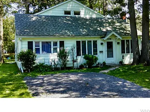 3309 Greenway Rd, Grand Island, NY 14072