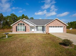 99 Jennifer Ln, Baxley, GA 31513