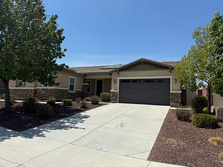 30298 Sunny Vista St — Photo 1