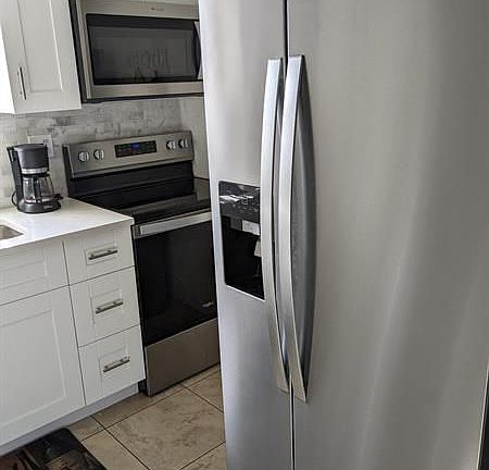 4th image of 2660 Barkley Dr E APT D