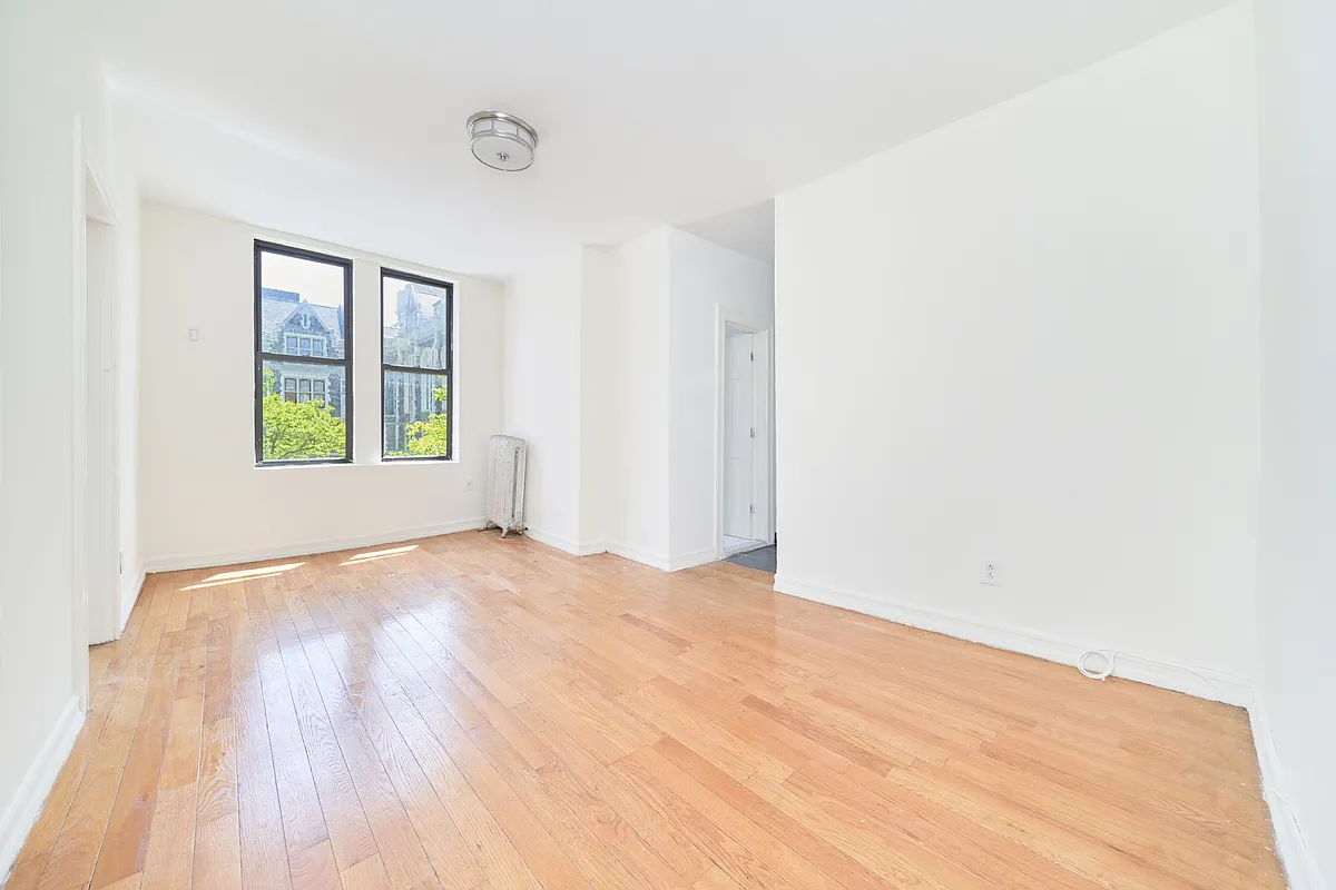 Building Photo - 502 W 139th St #22