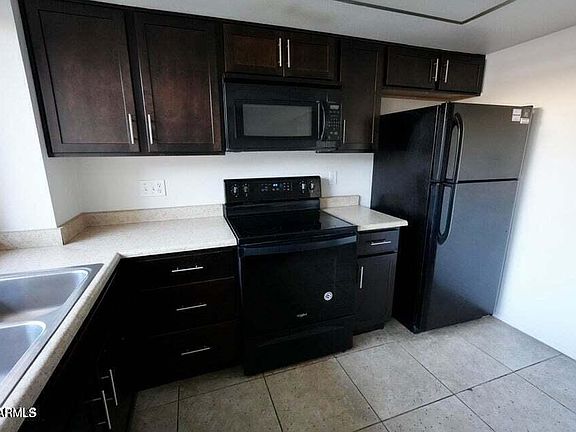 3rd image of 3320 S JUNIPER Street