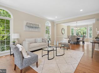 428 Glyndon St NE, Vienna, VA 22180