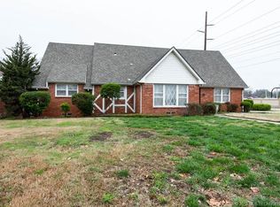 5102 S Columbia Ave, Tulsa, OK 74105
