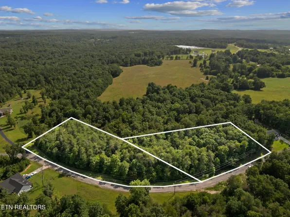 345 Perry Creek Dr, Crossville, TN 38572