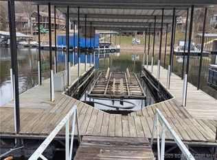 30450 Hickory Ln, Gravois Mills, MO 65037