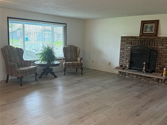 3rd image of 2119 SW Olympic Drive