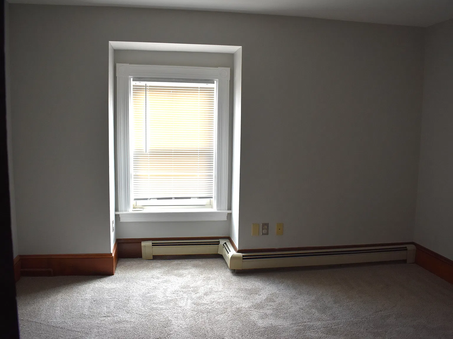 2 bed, 900 sqft, $1,600 — Photo 3