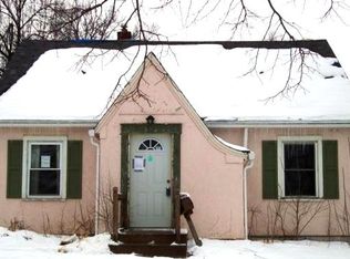 32 Lynn Rd SW, Hutchinson, MN 55350