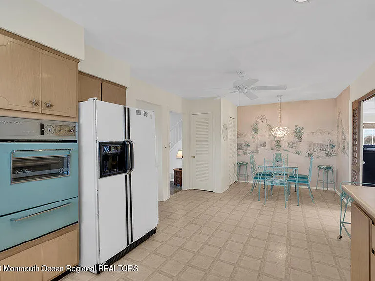 7 Howell Ave — Photo 14