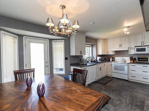 4th image of 23 Delage Cres