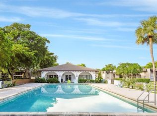 2700 Riverside Drive #302-B, Coral Springs, FL 33065