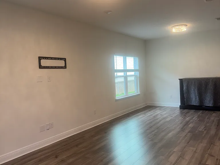4725 Majestic Palm St — Photo 6