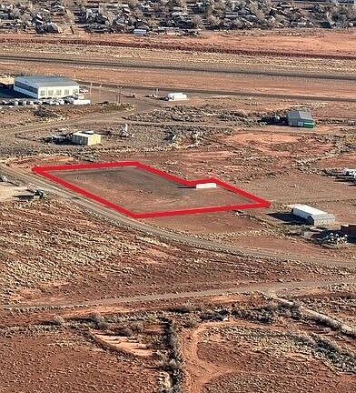 3rd image of 816 Airport Rd