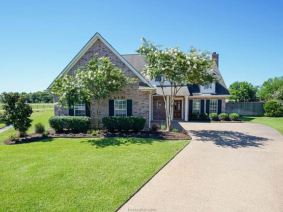 3rd image of 1408 Stonebridge Ct