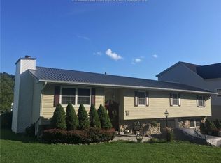 55 Cedar Ln, Madison, WV 25130