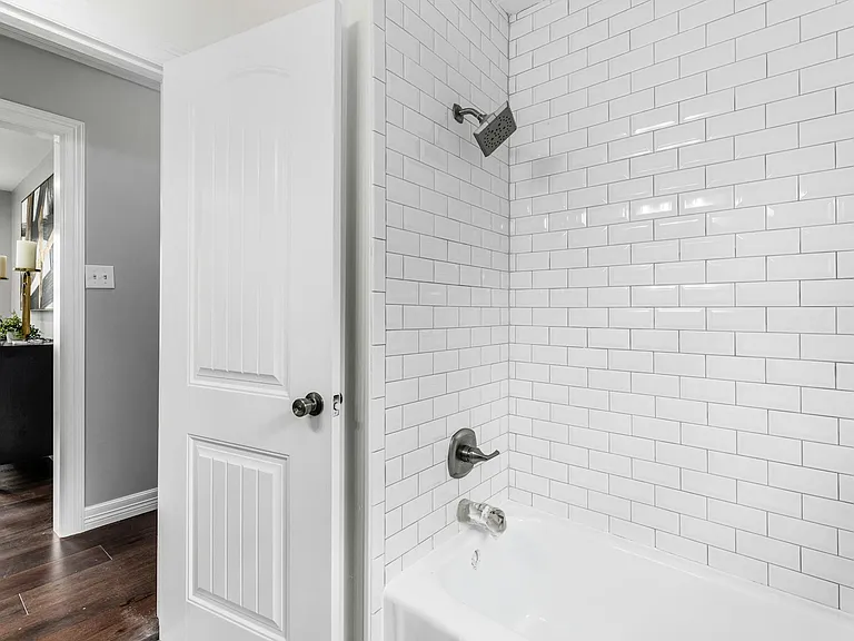 9313 Livernois Rd — Photo 20