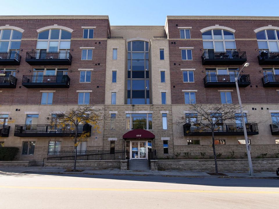 1st image of 1515 N Van Buren St APT 413