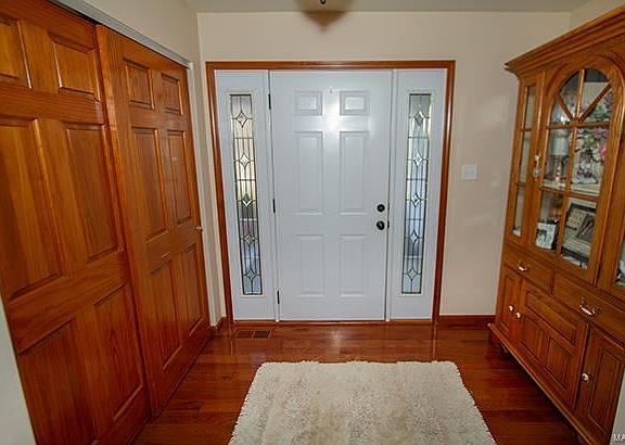5th image of 36 Scarlet Oak Ct