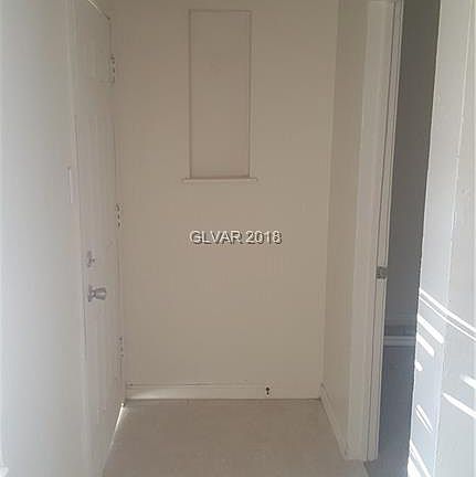 3rd image of 225 Earl St