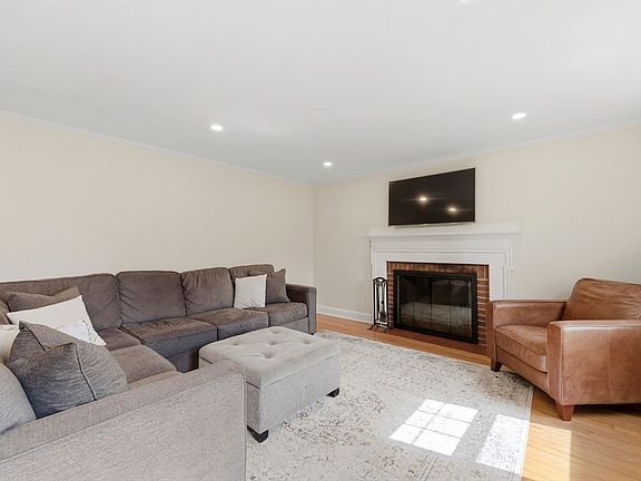 5th image of 25 Wakefield St