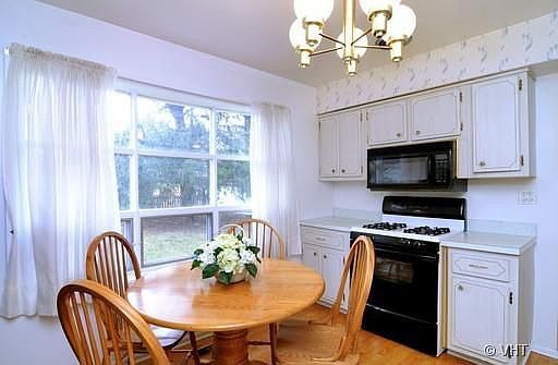 4th image of 1119 Crestfield Ave