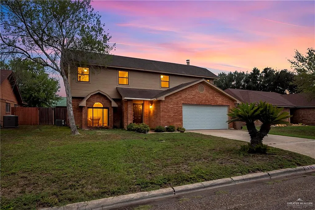 4 bed, 2.5 bath, 2300 sqft, $2,250 — Photo 1