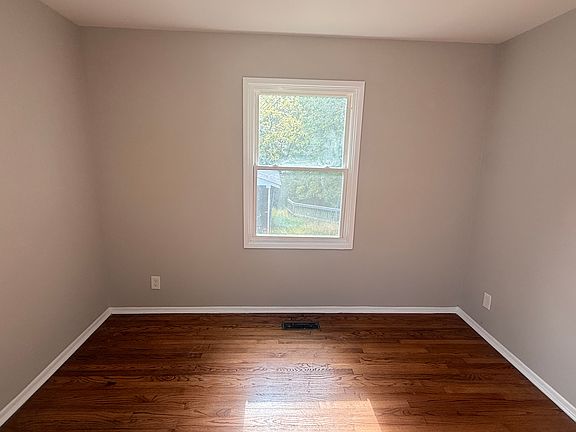 5th image of 1048 Green St