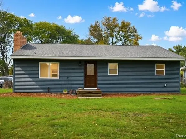 4441 E Court St, Burton, MI 48509