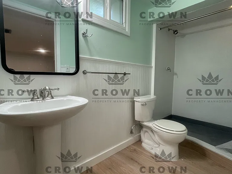 210 E Pershing Blvd #B — Photo 8