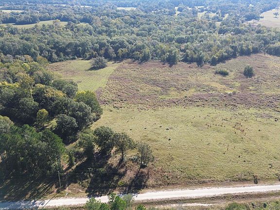 3rd image of 300 Buckhorn Creek Trl