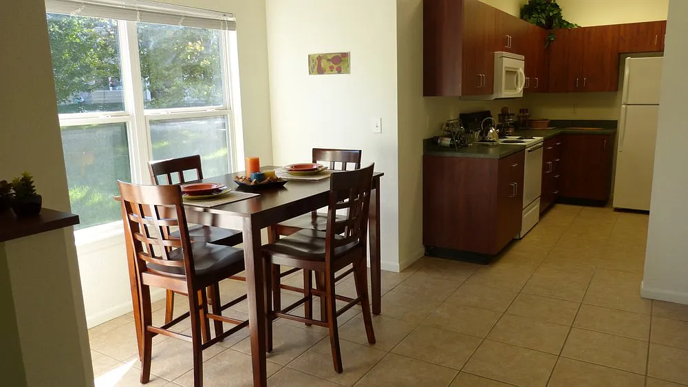 Meadowbrook Apartments — Photo 3