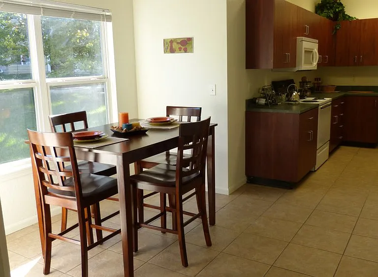 Meadowbrook Apartments — Photo 3