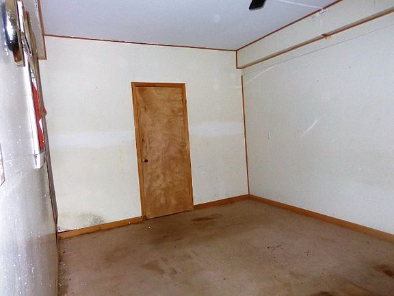 4th image of 368 Moton St