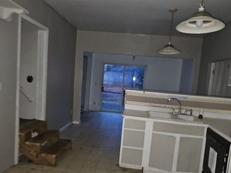 241 W Indiana Ave, Upland, IN 46989 Zillow