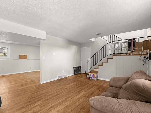 3rd image of 1018-1020 N Wade St