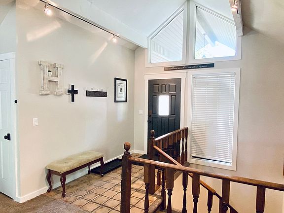 3rd image of 2817 S Higbee Ave